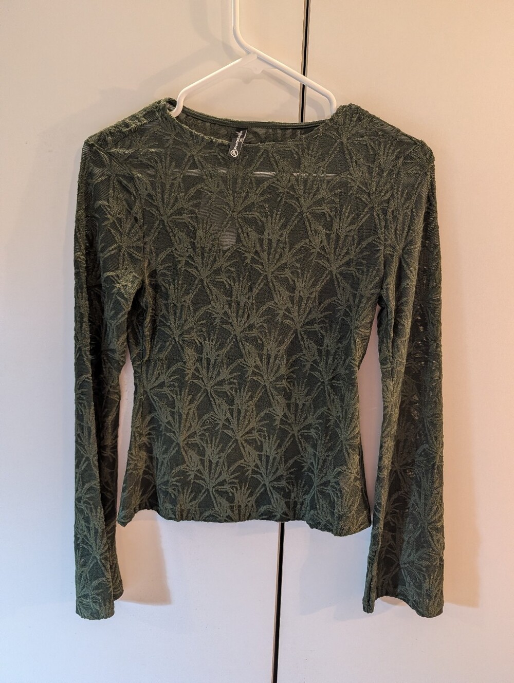 Pretty Garden Woman's XS Olive Green Textured Long Sleeve Top NWT